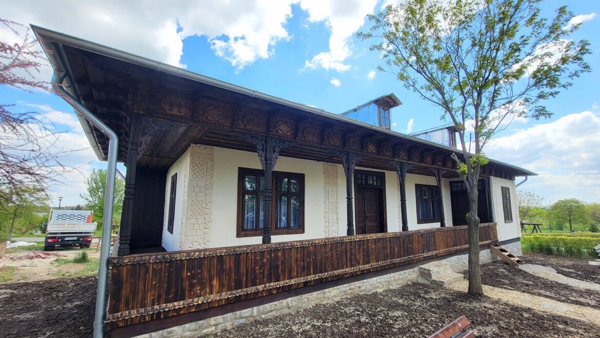 Peste 200 de voluntari au restaurat Casa Lișcă din Buftea